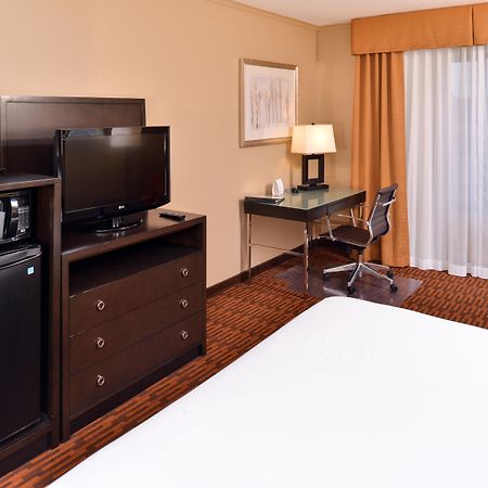 Holiday Inn Express Breezewood By Ihg Kültér fotó