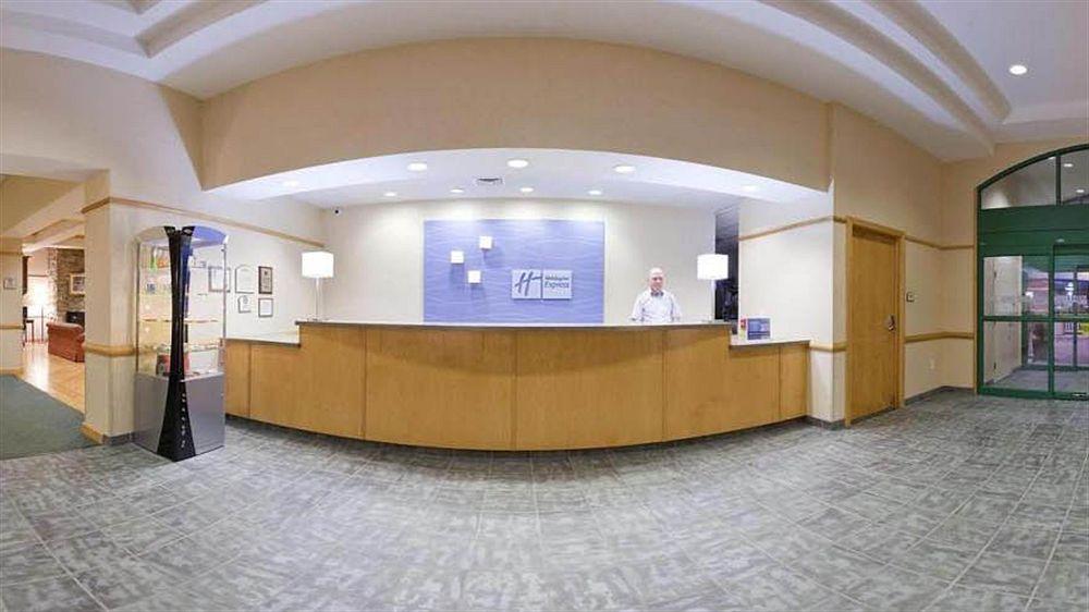 Holiday Inn Express Breezewood By Ihg Kültér fotó