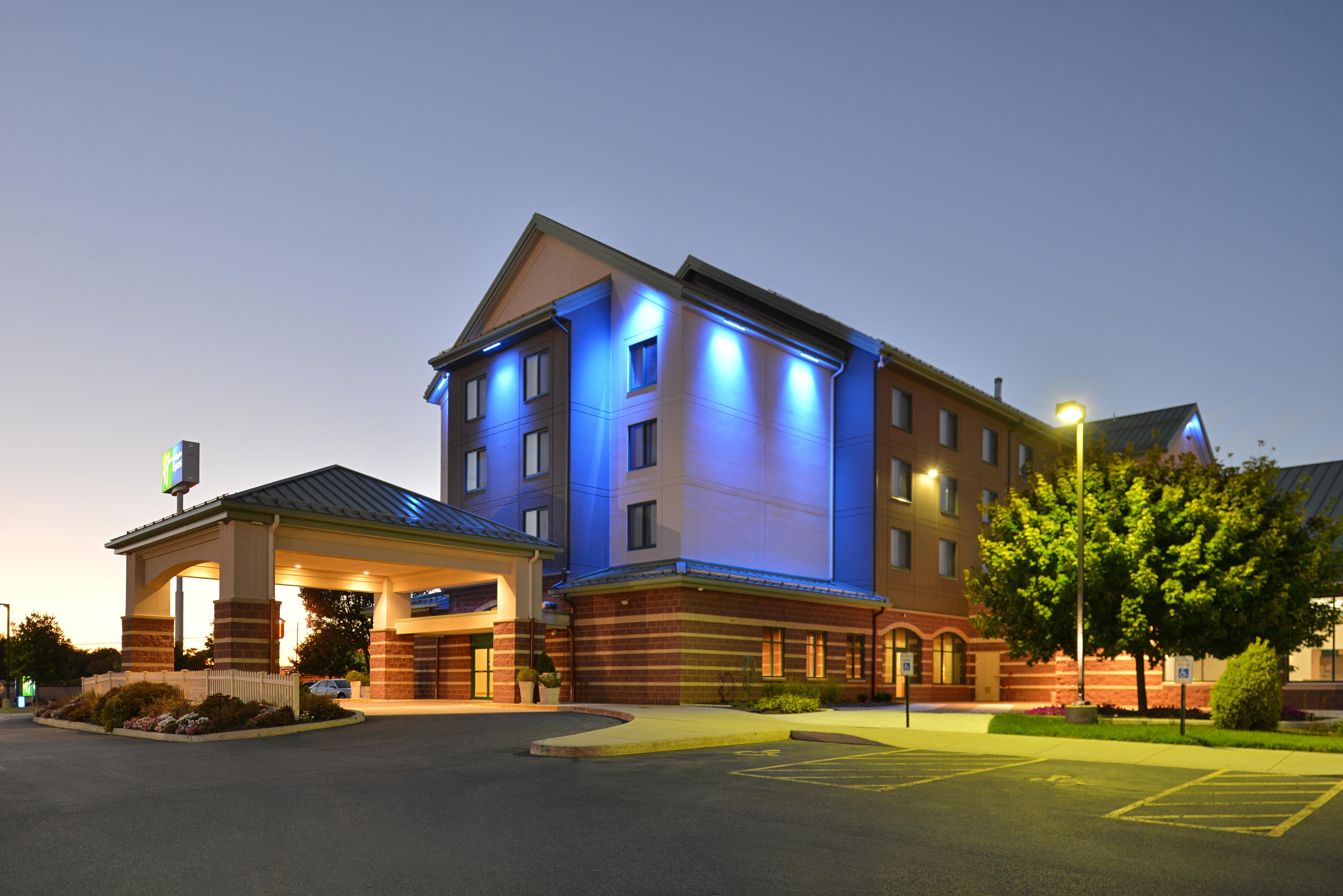 Holiday Inn Express Breezewood By Ihg Kültér fotó