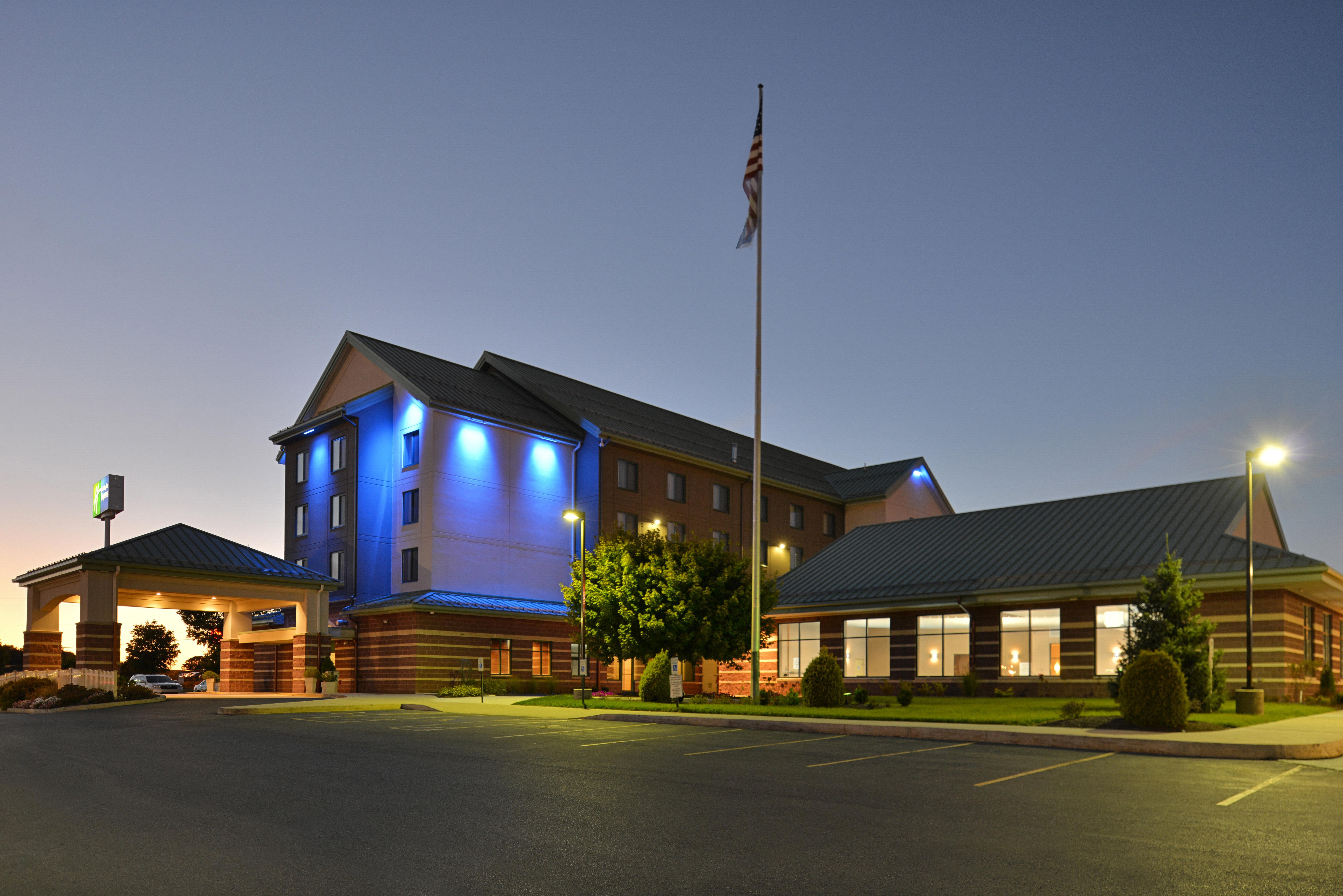 Holiday Inn Express Breezewood By Ihg Kültér fotó