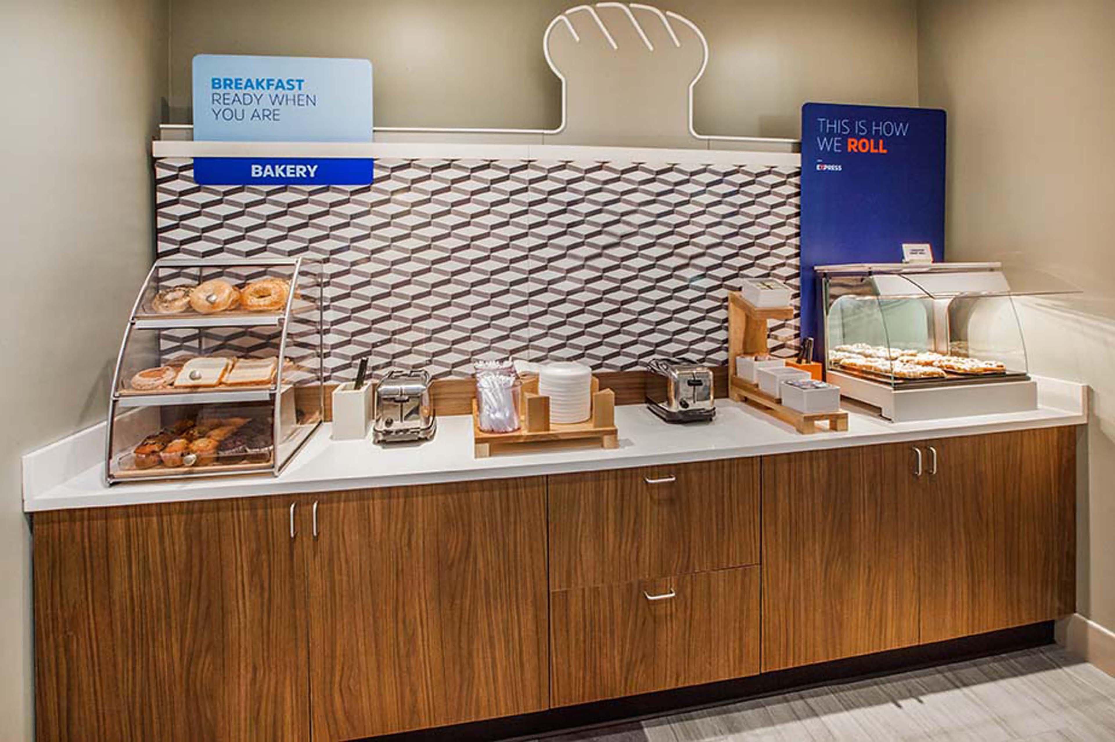 Holiday Inn Express Breezewood By Ihg Kültér fotó